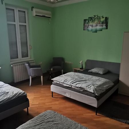 Cozy Palace Hostel เบลเกรด ภายนอก รูปภาพ